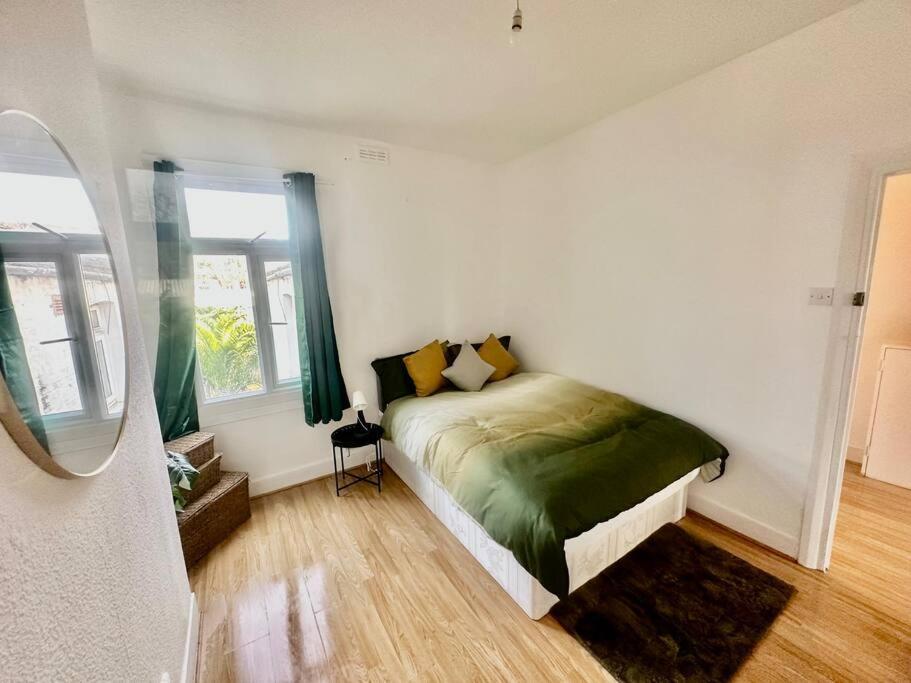Cosy Two Bedroom Apartment,Se13 London Luaran gambar