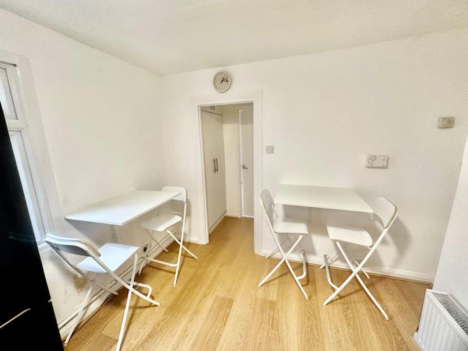 Cosy Two Bedroom Apartment,Se13 London Luaran gambar